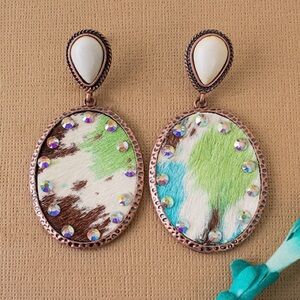 NWT! Colorful Oval Earrings with Crystal Accents & Animal Hide 🤩❤️